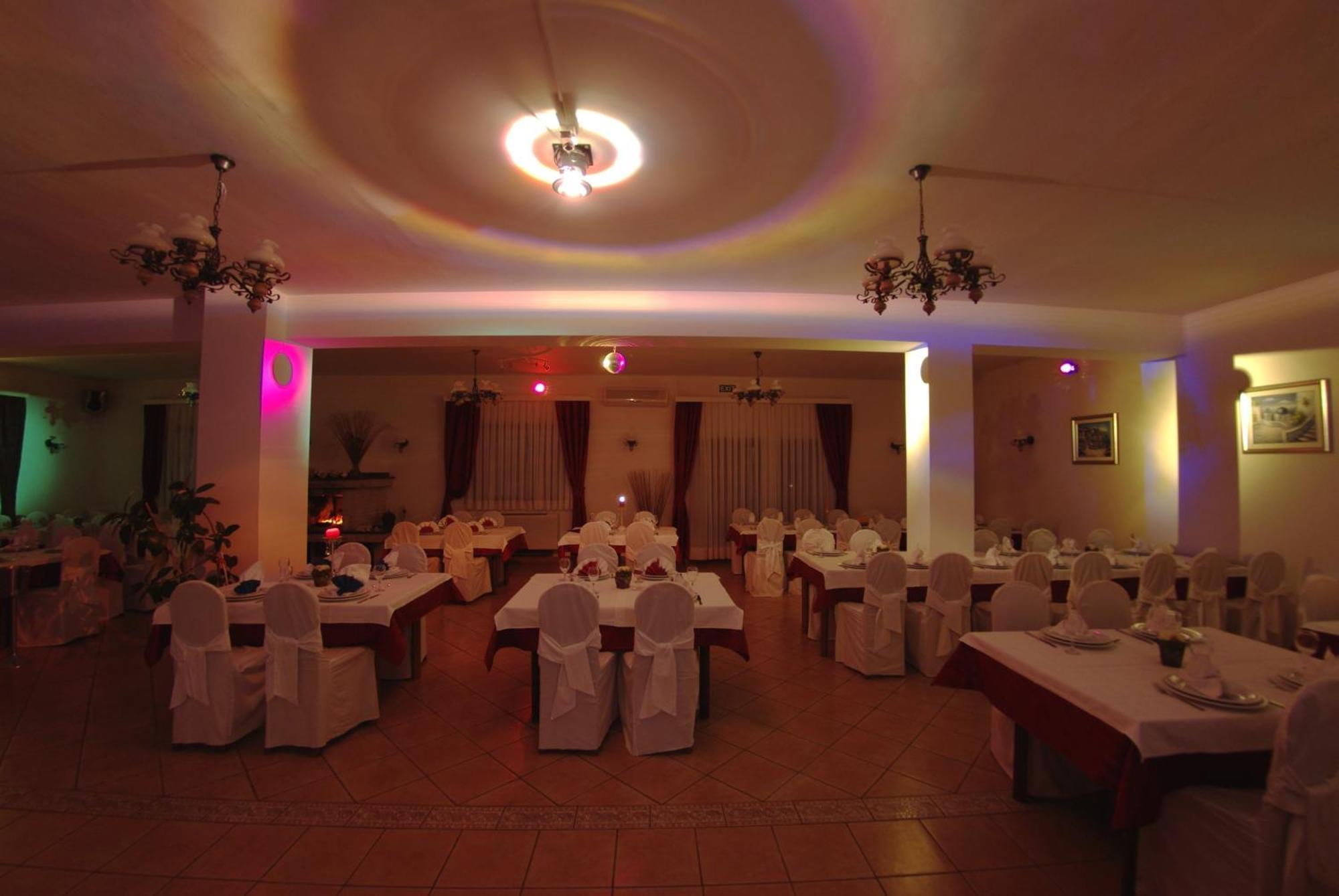 Hotel Aurora Пула Экстерьер фото